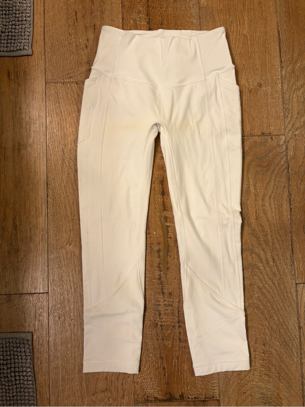 Lulu Lemon size 6 Women